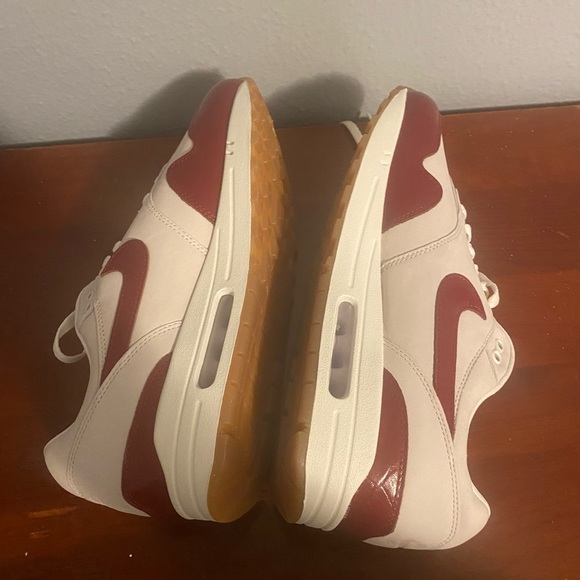 Nike White Sneakers Air Max 1 ladies size 12 fits men size 10.5 new authentic - Picture 7 of 9